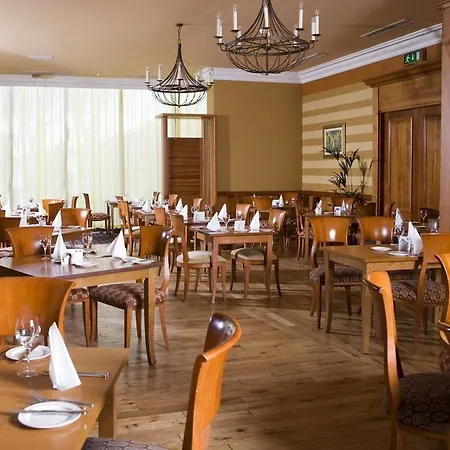 Hotel Killarney فندق 4*